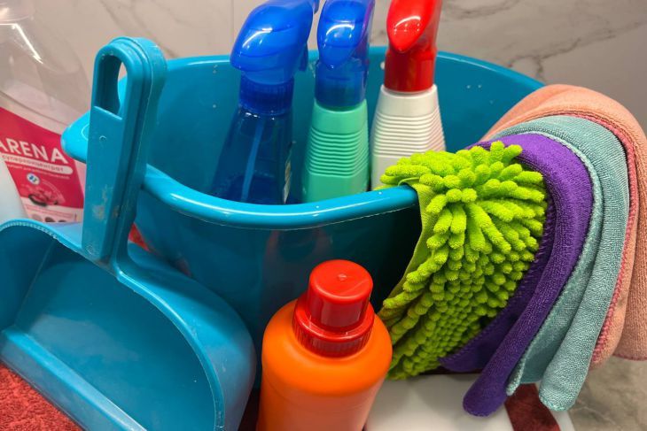Что добавить в воду для мытья полов: будут сиять и прекрасно пахнуть