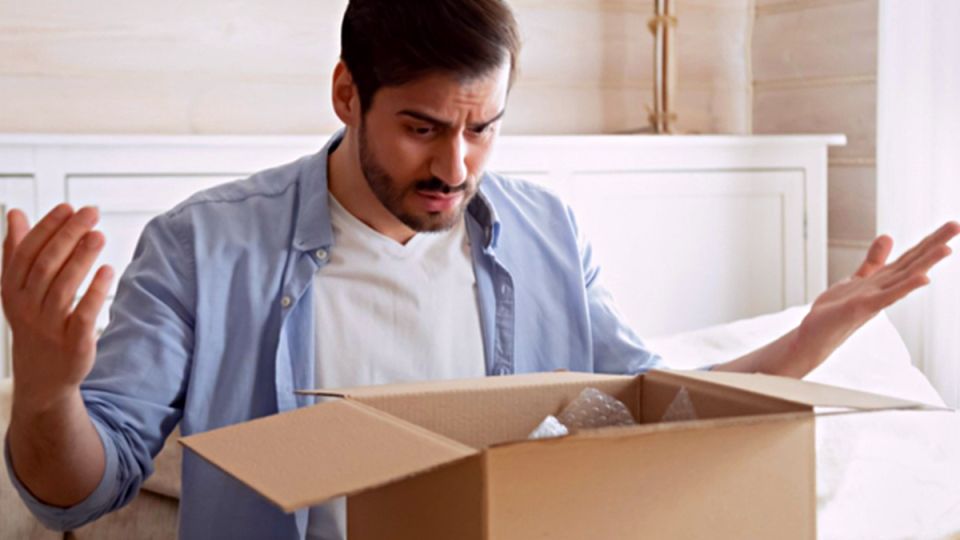 Возврат товаров на маркетплейсах: кто должен платить за пересылку?