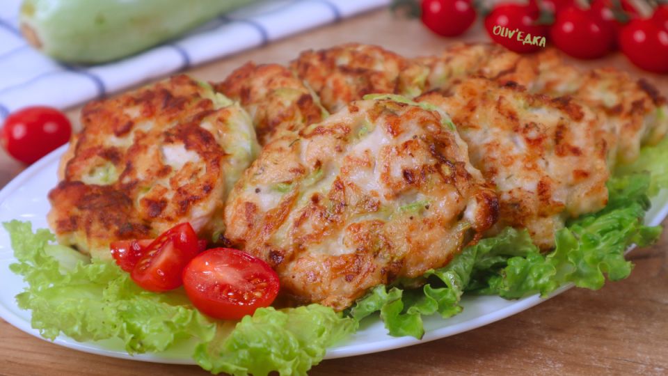 Сочные куриные котлеты с кабачком: легкий рецепт кулинарного чуда