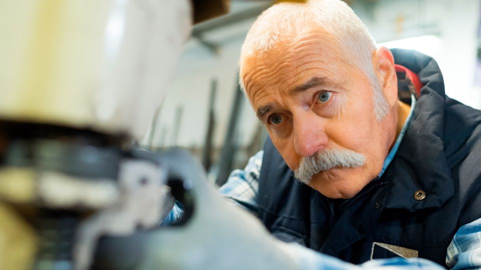 Самозанятые пенсионеры: как легально подработать, не теряя льготы и пенсию