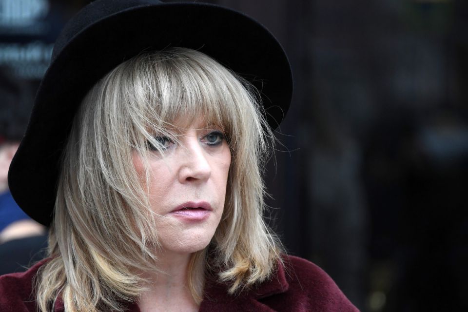 Алла Пугачёва: Звезда эстрады или харизматичная пророчица?