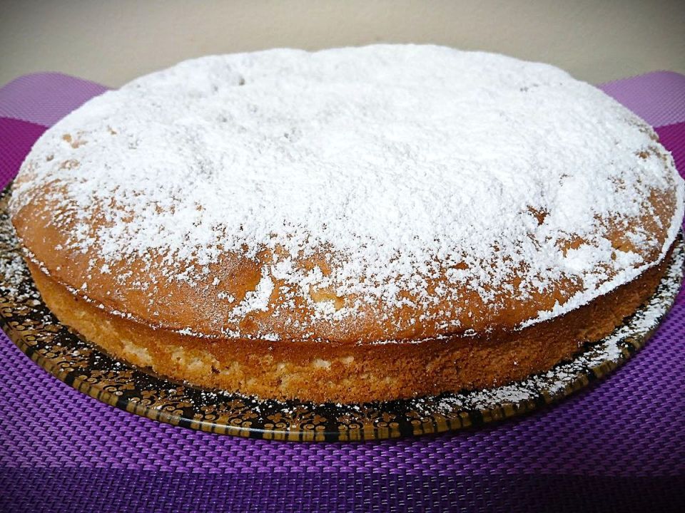 Яблочная шарлотка «Воздушное утро»