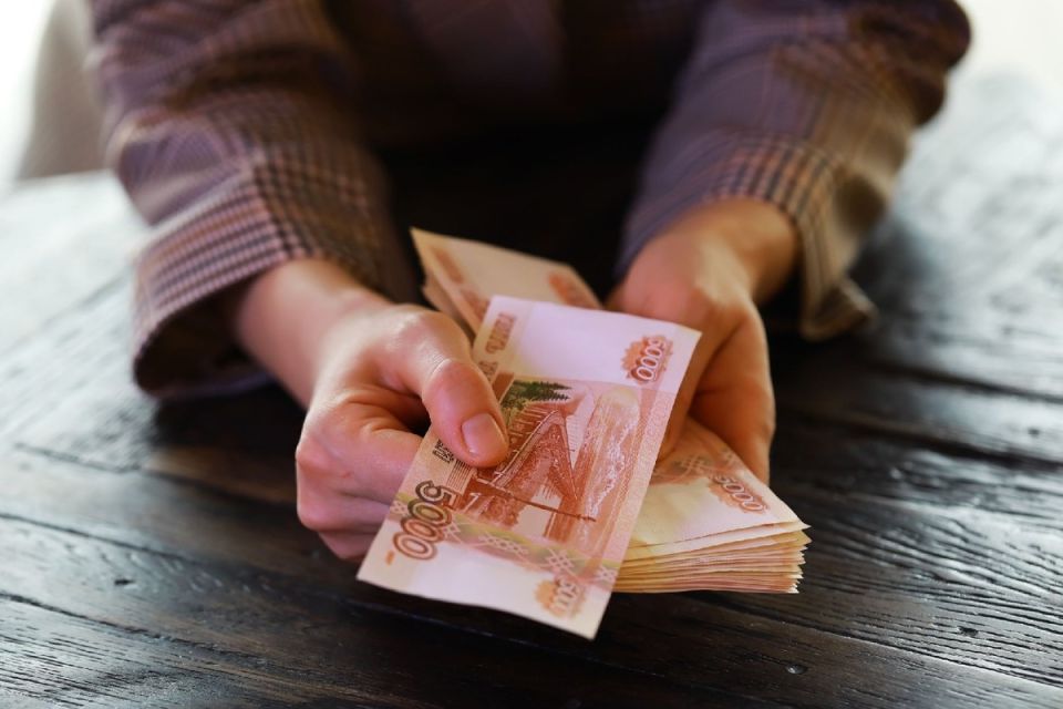 Кому полагается доплата за 25 лет стажа: важные моменты