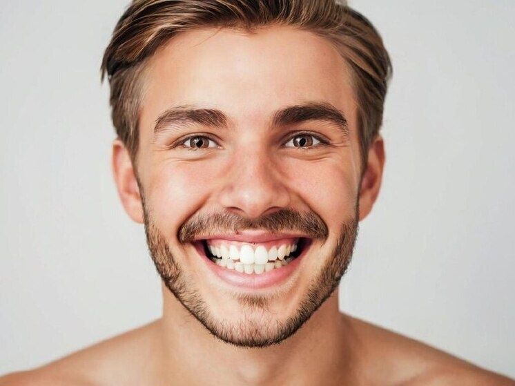 Как незаметный налет на зубах превращается в камень: секреты стоматолога