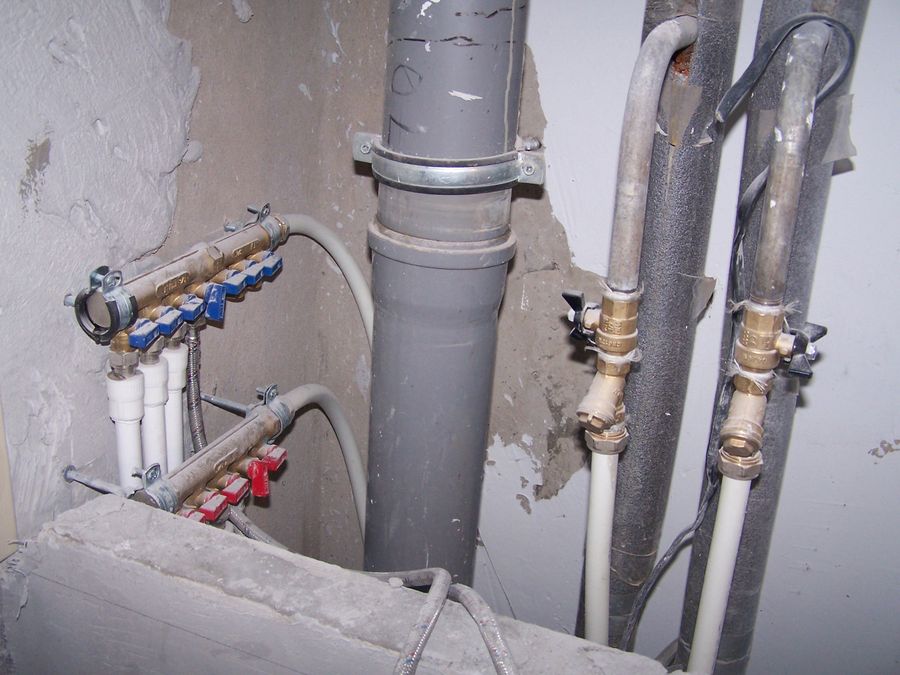 Как заменить старые трубы в квартире за счёт управляющей компании: советы и пошаговая инструкция