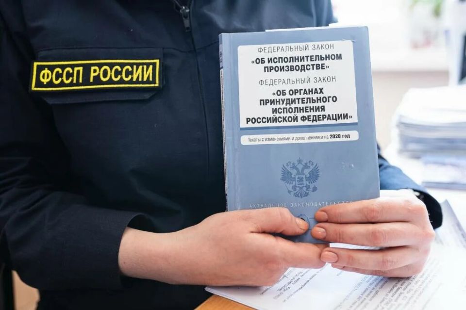 Что нужно знать о действиях судебных приставов при аресте счетов в 2025 году