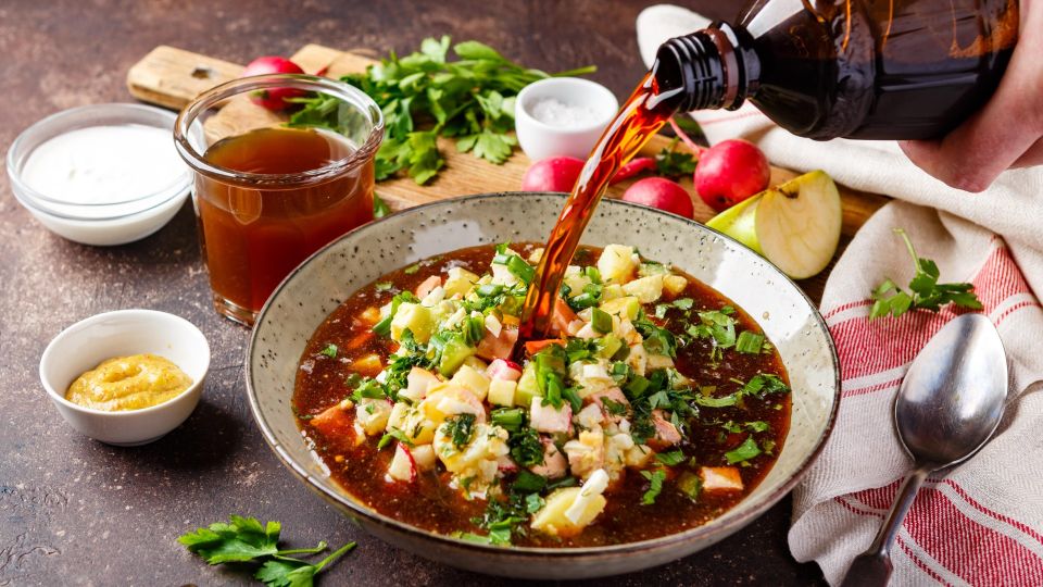 Окрошка сразу же станет вкуснее: все дело в ложке этого продукта