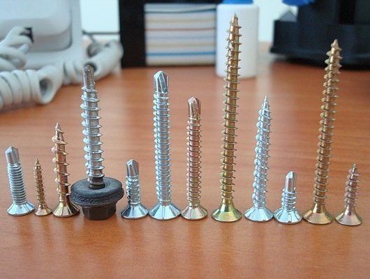 Саморезы: разновидности и их применение