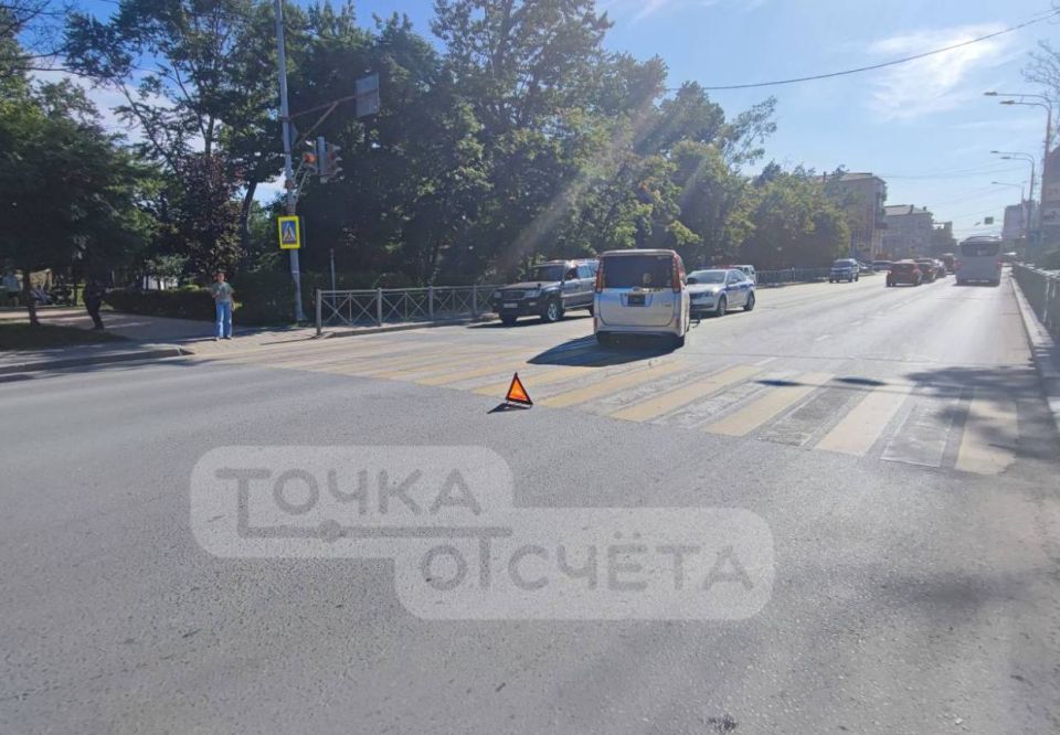   Toyota Noah     -