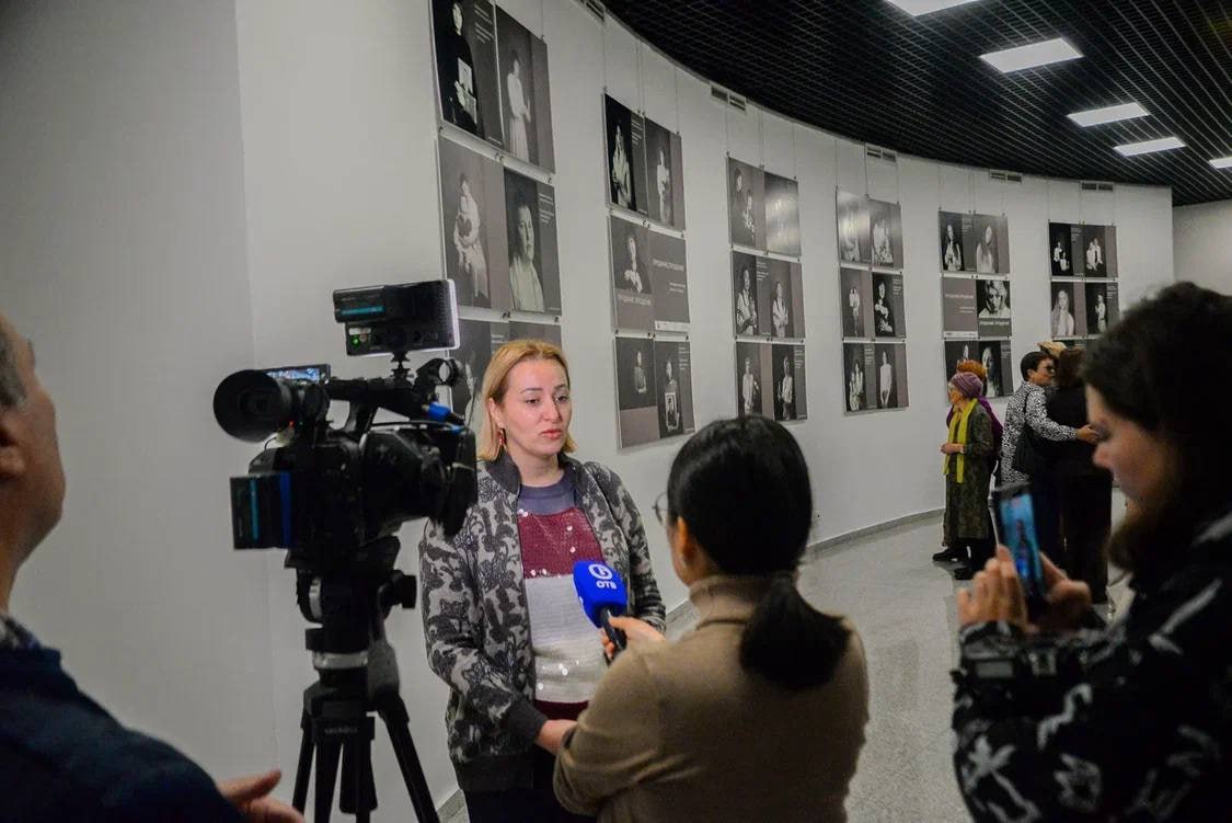 Фотовыставка о женах и матерях погибших военных открылась в Южно-Сахалинске Фотовыставка о женах и матерях погибших военных открылась в Южно-Сахалинске