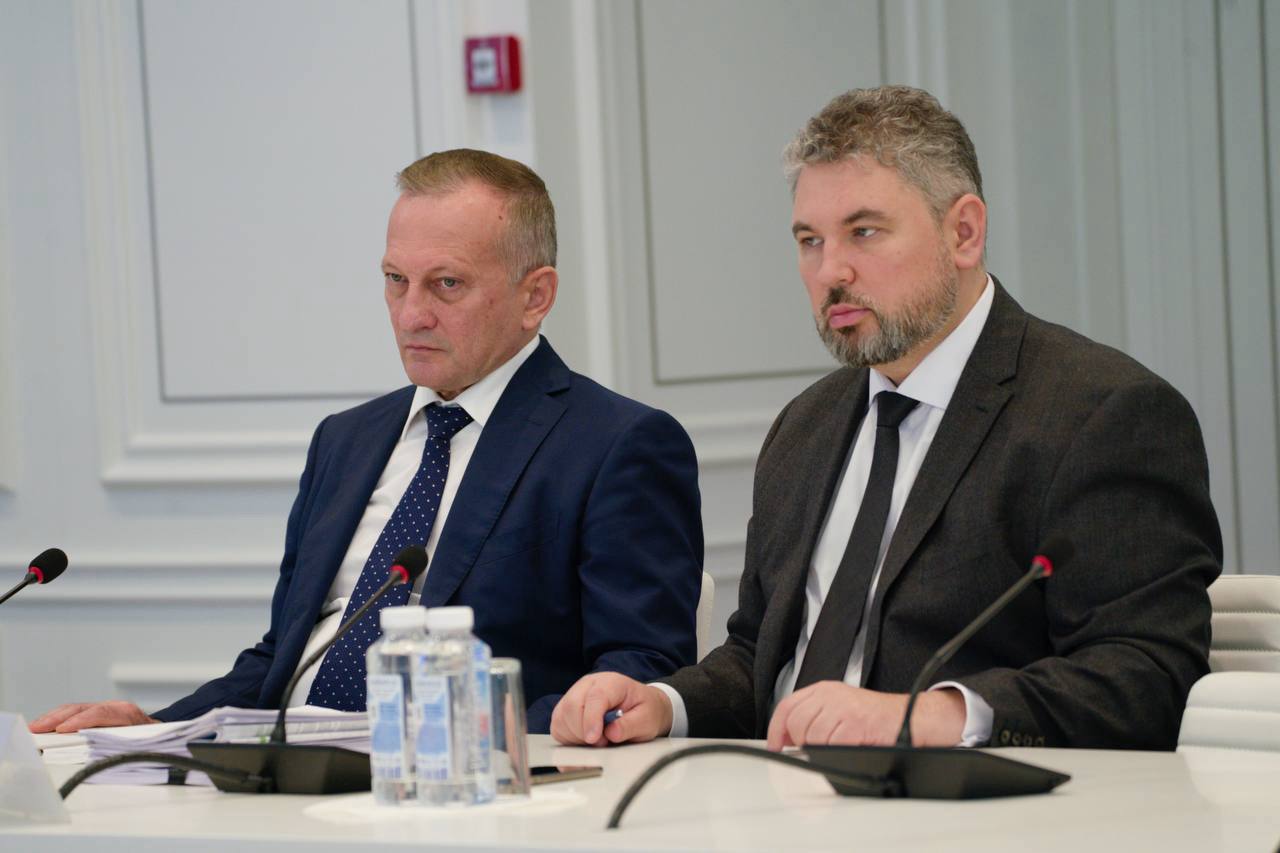 Глава Минстроя России Ирек Файзуллин провел совещание по реконструкции объектов портовой инфраструктуры Сахалина Глава Минстроя России Ирек Файзуллин провел совещание по реконструкции объектов портовой инфраструктуры Сахалина