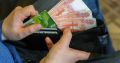 Зарплата на кредитную карту: законность и нюансы от Минтруда