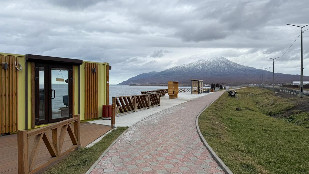 В селе Горное на Итурупе благоустраивают дворовые территории В селе Горное на Итурупе благоустраивают дворовые территории