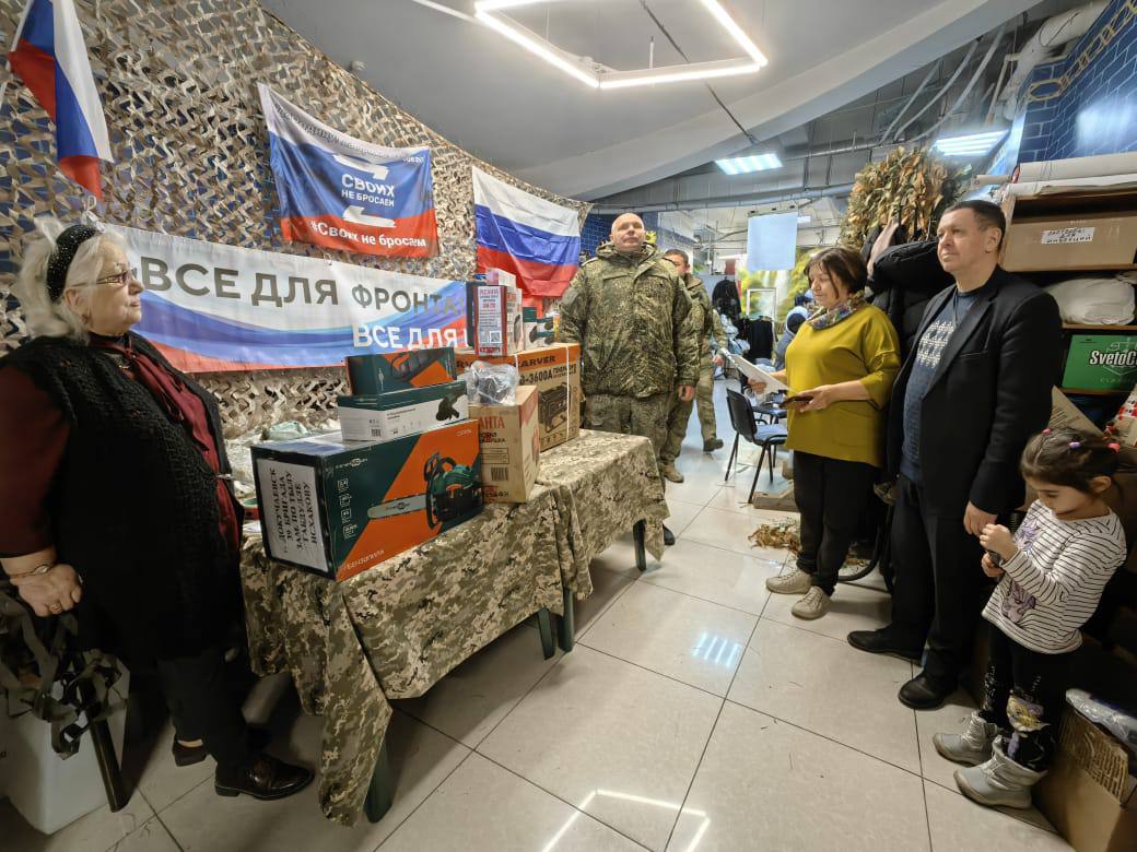 Генератор, шуруповёрт, бензопилу и другие полезные в быту вещи подарили сахалинским участникам спецоперации