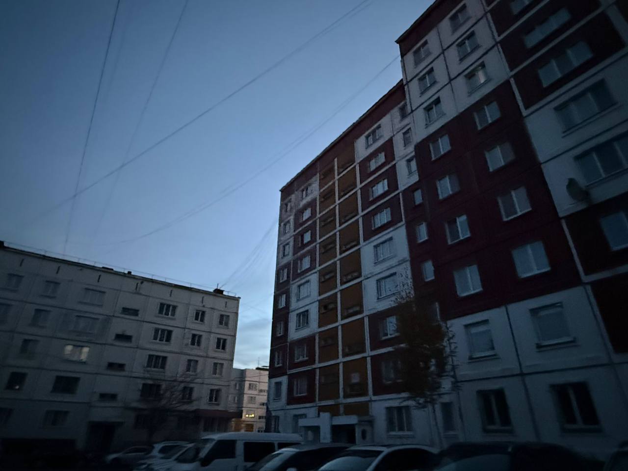 Ряд жилых многоэтажек Южно-Сахалинска до сих пор сидят без света, воды и тепла