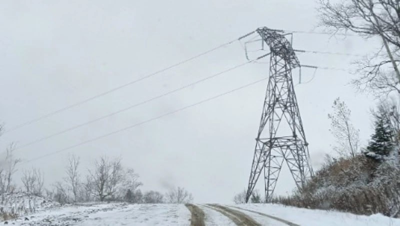 Энергетики частично восстановили электроснабжение на Сахалине