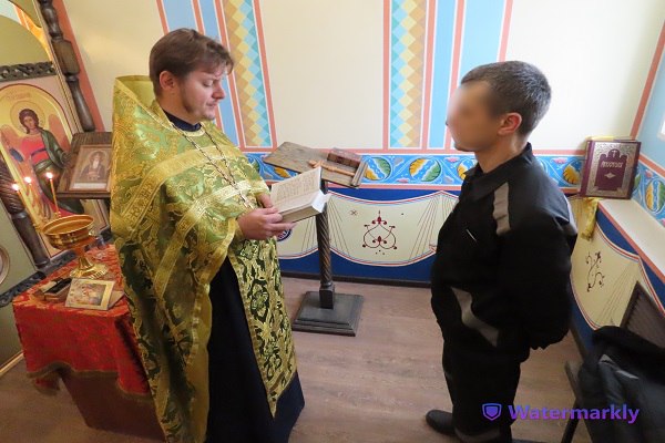 Младенца покрестили в СИЗО на Сахалине Младенца покрестили в СИЗО на Сахалине