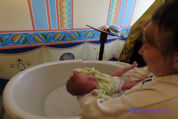 Младенца покрестили в СИЗО на Сахалине Младенца покрестили в СИЗО на Сахалине