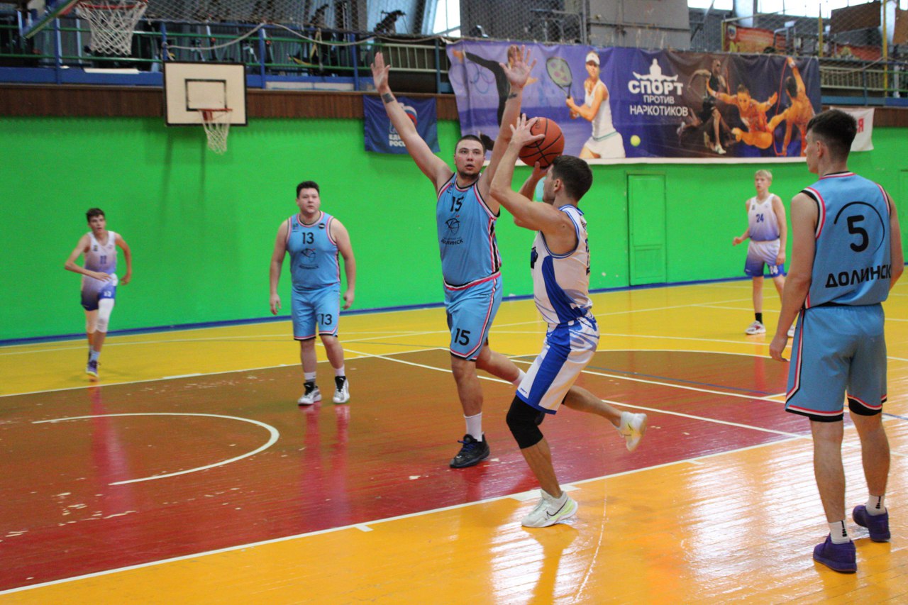 В Холмске определили сильнейших баскетболистов в турнире памяти Юрия Карнаухова В Холмске определили сильнейших баскетболистов в турнире памяти Юрия Карнаухова