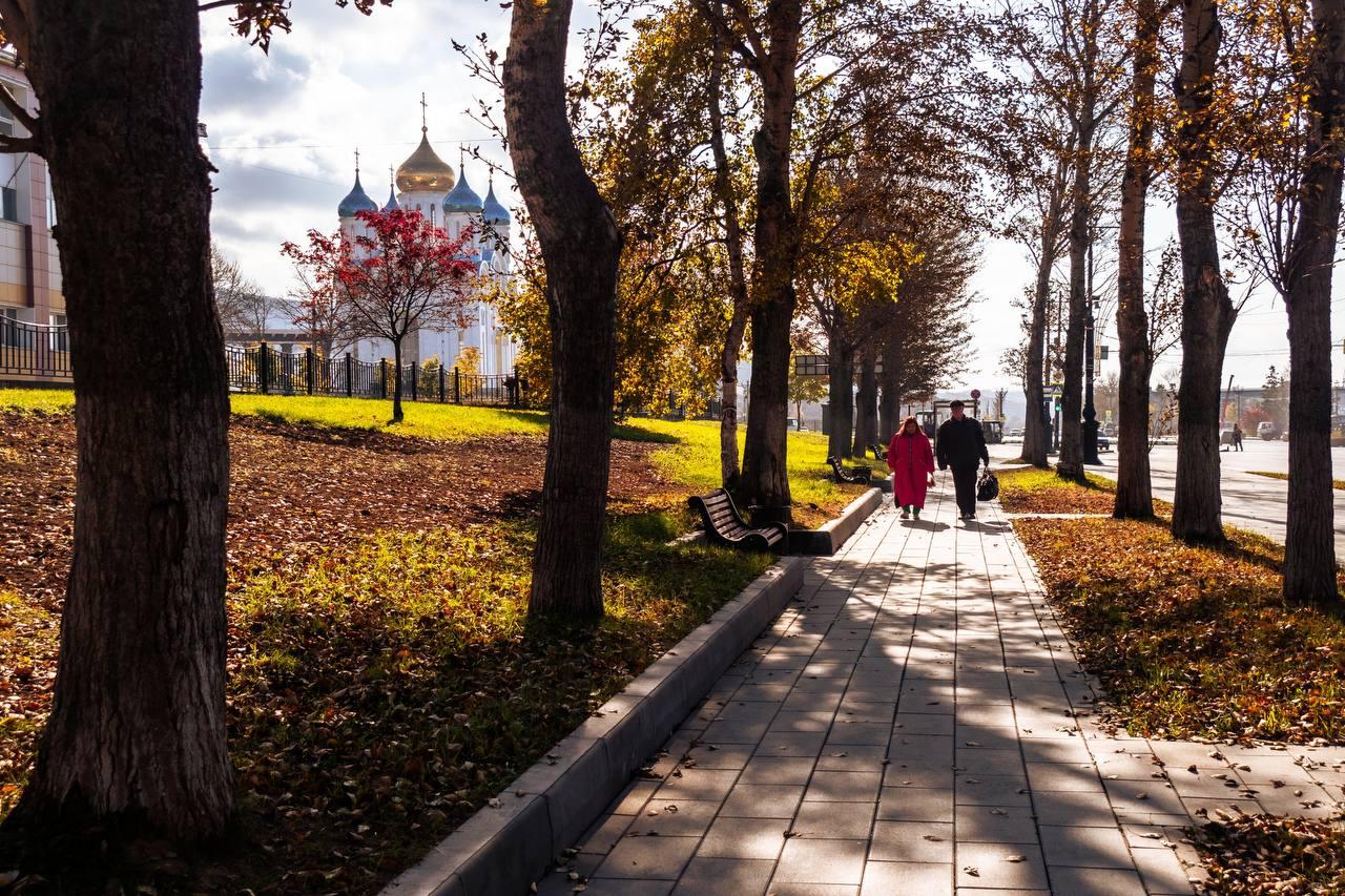 С добрым утром, Южный!. Еще вчера город утопал в белоснежном покрывале, а сегодня осень вновь раскрывает свои объятия, даря нам тепло и уют С добрым утром, Южный!. Еще вчера город утопал в белоснежном покрывале, а сегодня осень вновь раскрывает свои объятия, даря нам тепло и уют