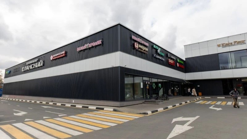 В Южно-Сахалинске установили 200 новых вывесок, соответствующих дизайн-коду