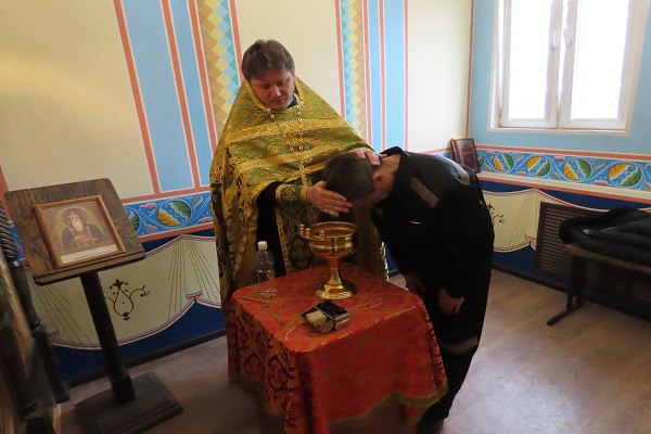 Младенца покрестили в СИЗО на Сахалине Младенца покрестили в СИЗО на Сахалине