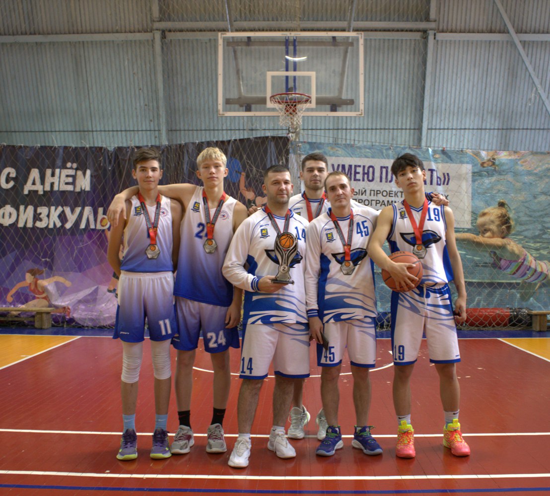 В Холмске определили сильнейших баскетболистов в турнире памяти Юрия Карнаухова В Холмске определили сильнейших баскетболистов в турнире памяти Юрия Карнаухова