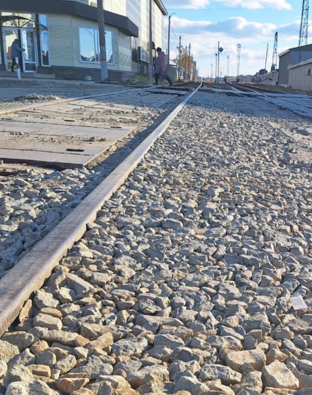 Движение через ж/д переезд на ул. Сахалинской частично ограничат 30 и 31 октября