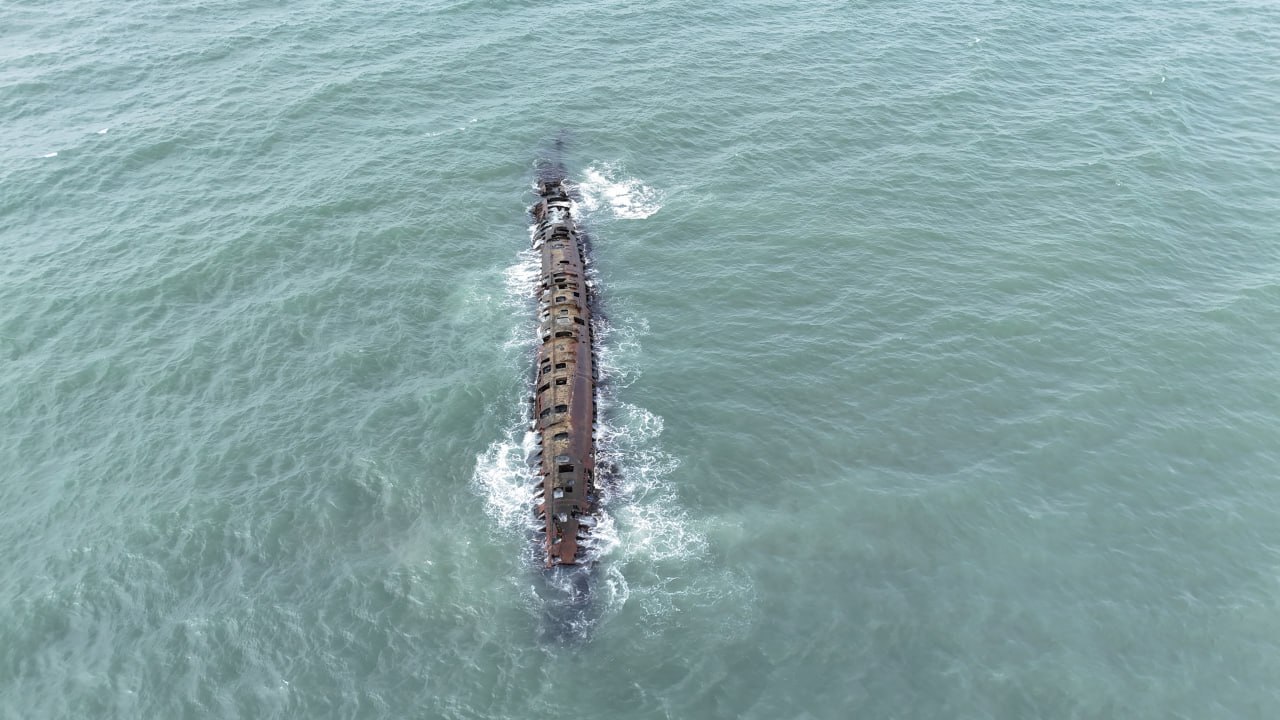 Последний из запланированных на этот год пяти объектов вынимает сегодня из воды компания-подрядчик в Корсакове Последний из запланированных на этот год пяти объектов вынимает сегодня из воды компания-подрядчик в Корсакове