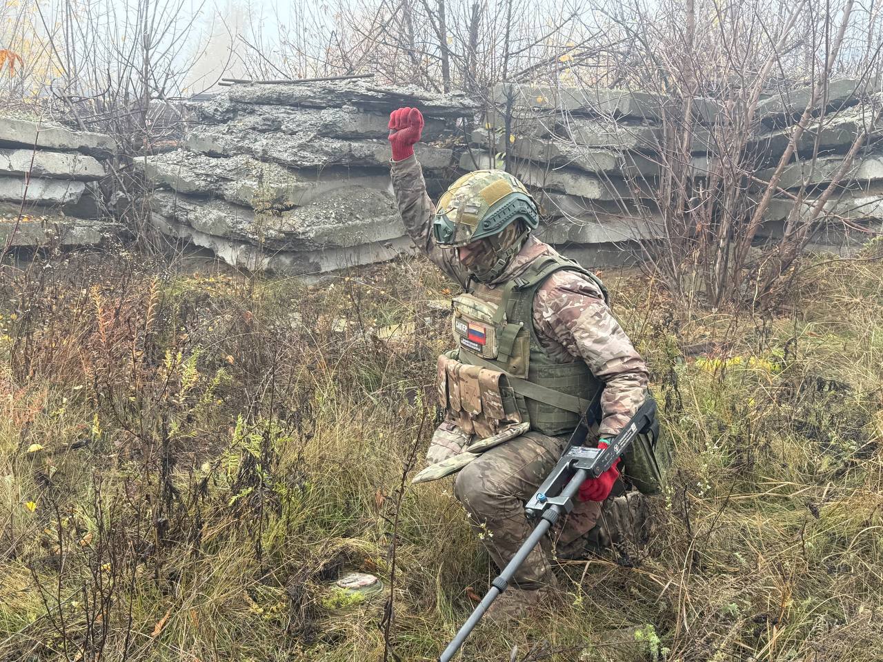Сахалинские бойцы проводят разминирование в зоне СВО Сахалинские бойцы проводят разминирование в зоне СВО