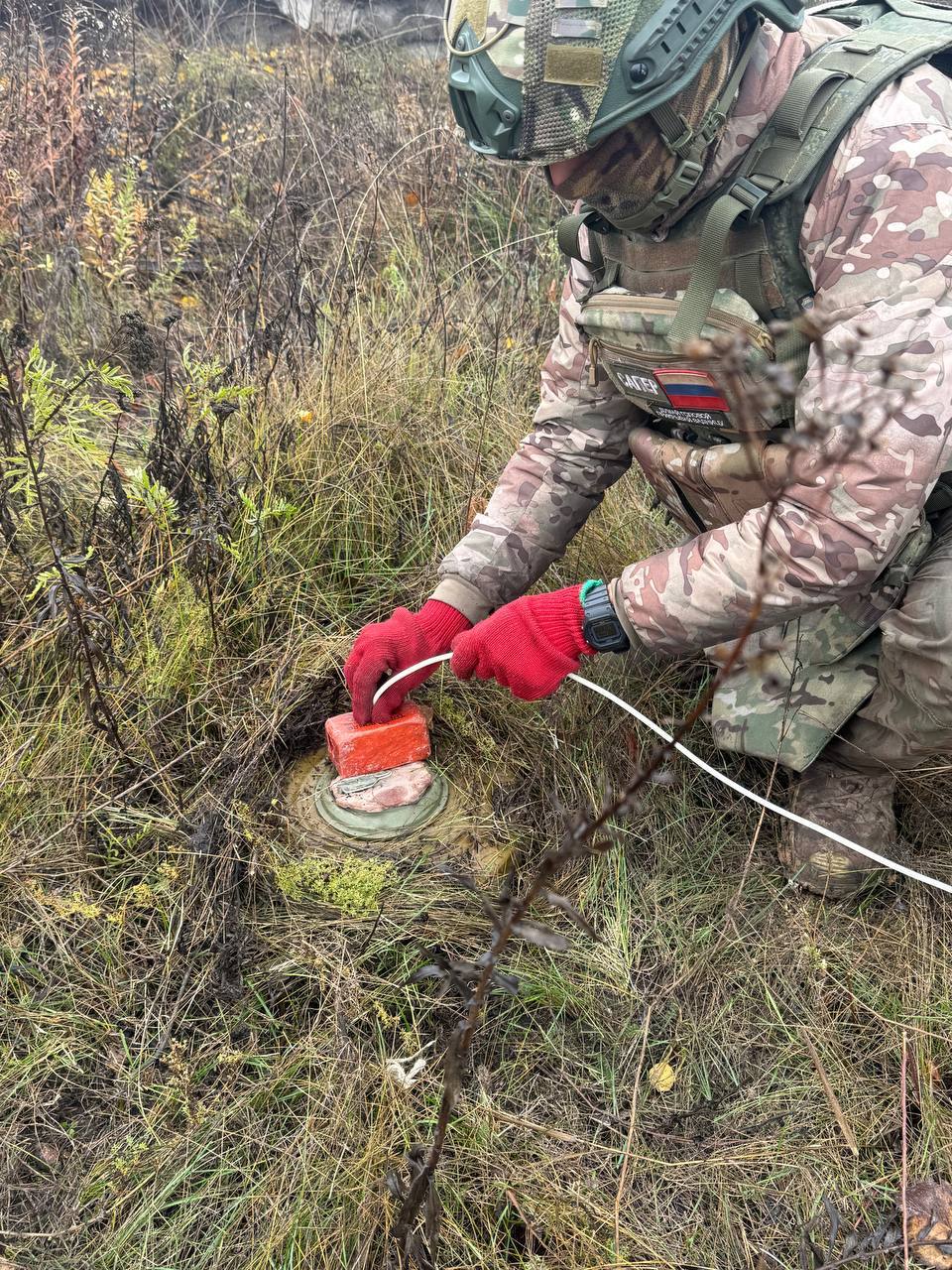 Сахалинские бойцы проводят разминирование в зоне СВО Сахалинские бойцы проводят разминирование в зоне СВО