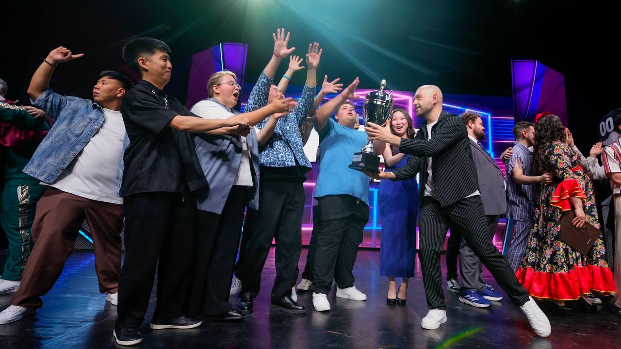 Сахалинские КВНщики триумфально взяли "золото" Премьер-лиги Сахалинские КВНщики триумфально взяли "золото" Премьер-лиги