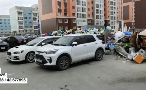 Первые шесть автомобилистов в Южно-Сахалинске уже получили штрафы за парковку у мусорок