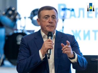 Во время рабочей поездки в Луговое Южно-Сахалинска губернатор Валерий Лимаренко провел встречу с населением