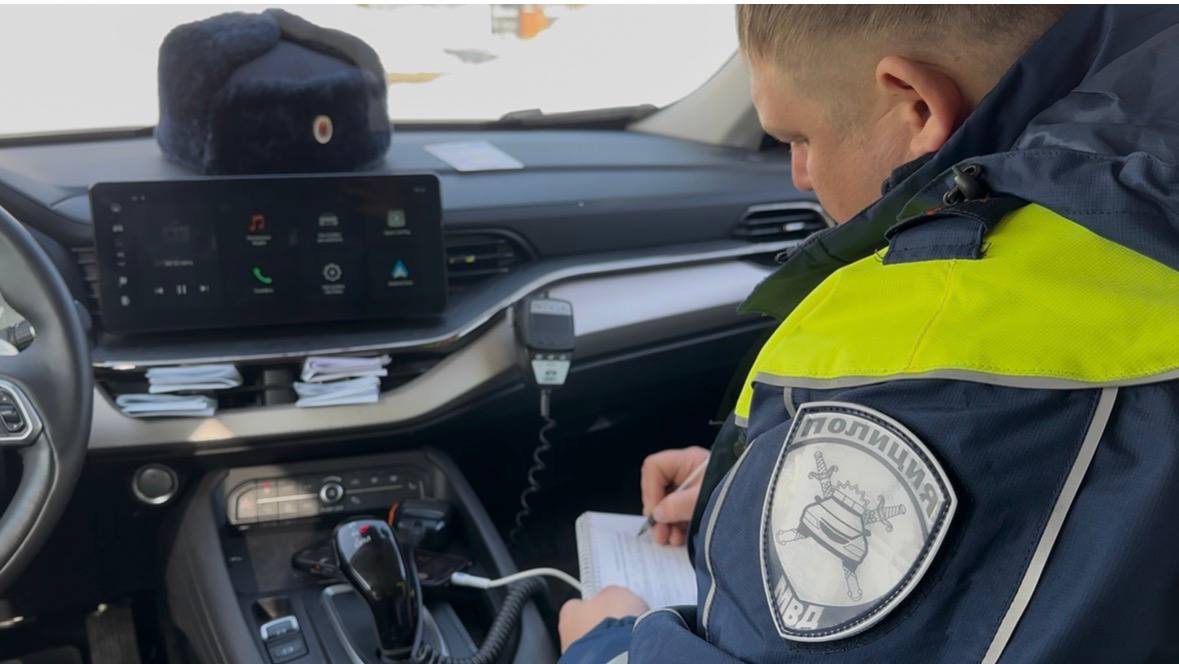 В Тымовском инспекторы ДПС задержали разыскиваемую женщину