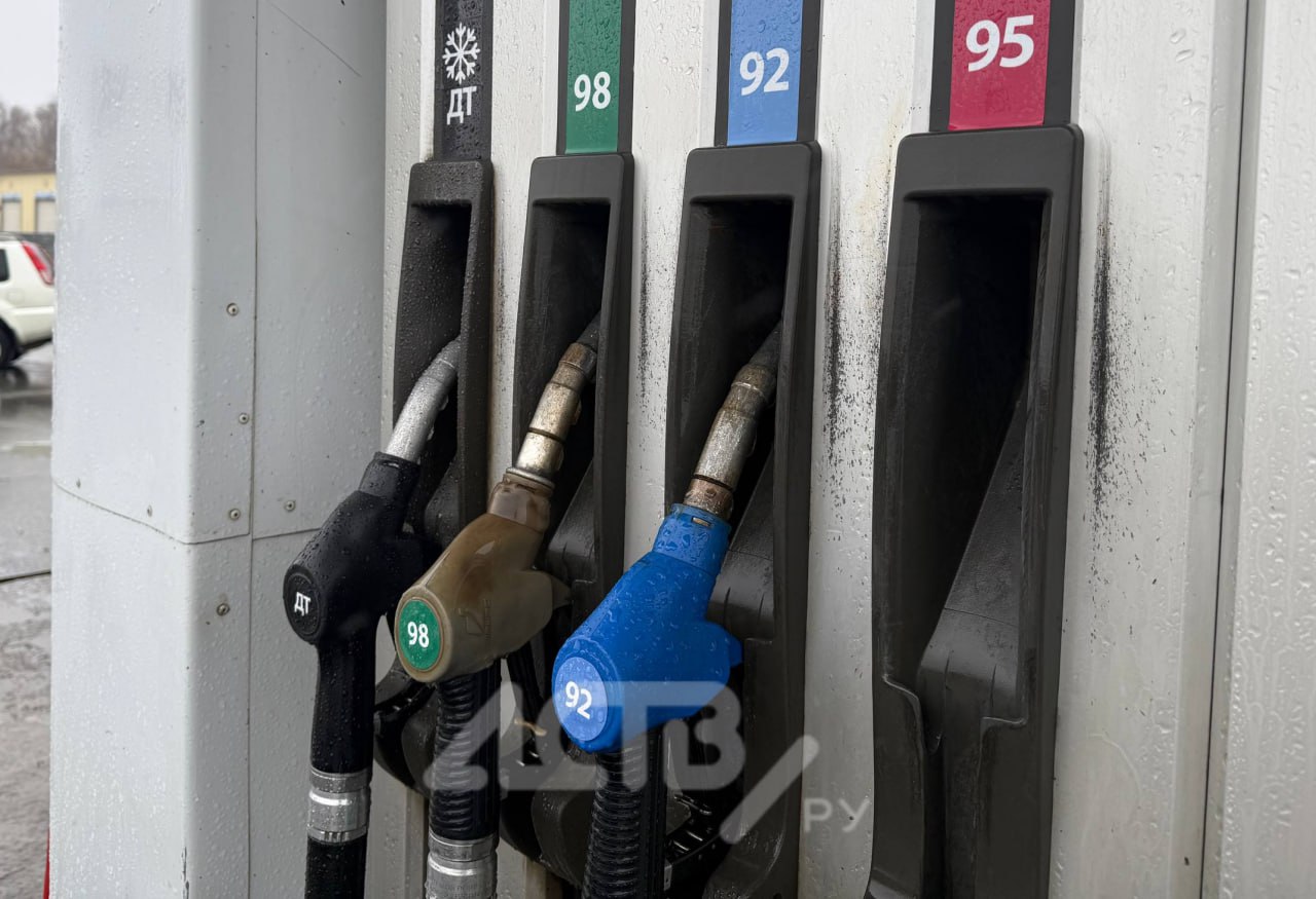 Спецтехника в Тымовском районе создаёт очереди на АЗС