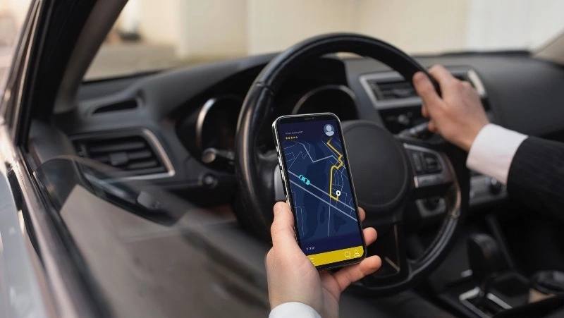 В Госдуму внесли законопроект о квотах для такси, не соответствующих требованиям локализации