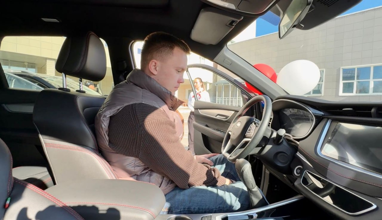 Губернатор вручил сахалинским ветеранам спецоперации ключи от автомобилей с ручным управлением Губернатор вручил сахалинским ветеранам спецоперации ключи от автомобилей с ручным управлением