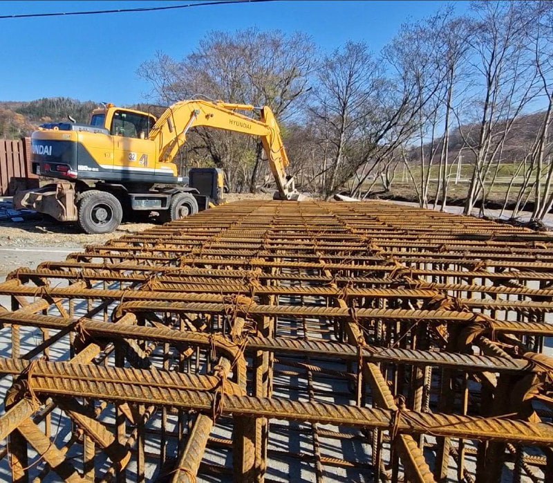 Переправа через реку Казачку повреждена из-за циклона в Невельском районе Переправа через реку Казачку повреждена из-за циклона в Невельском районе