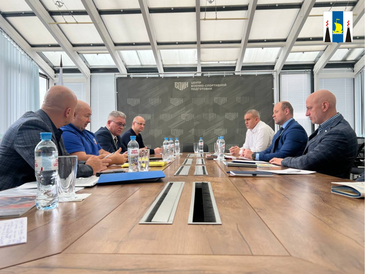 В преддверии Дня народного единства губернатор Валерий Лимаренко встретился с активистами регионального отделения «Ассамблеи народов России»