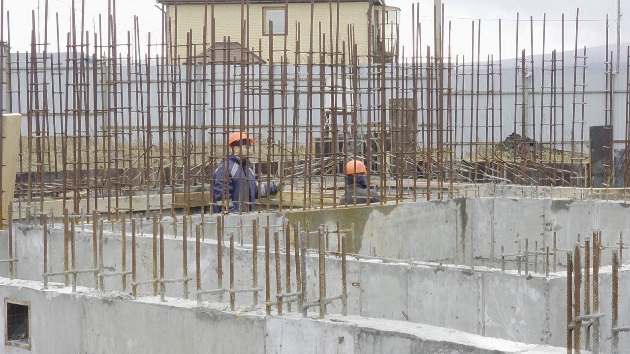 В Курильске завершается возведение цокольного этажа храма Святых Апостолов Петра и Павла В Курильске завершается возведение цокольного этажа храма Святых Апостолов Петра и Павла