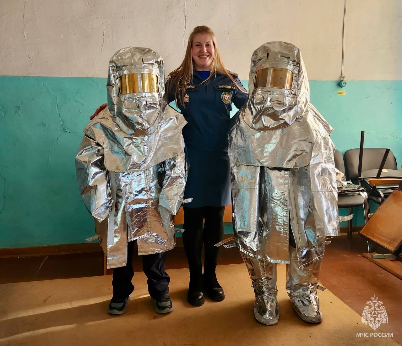 Безопасные и познавательные каникулы: дети побывали в пожарноспасательной части