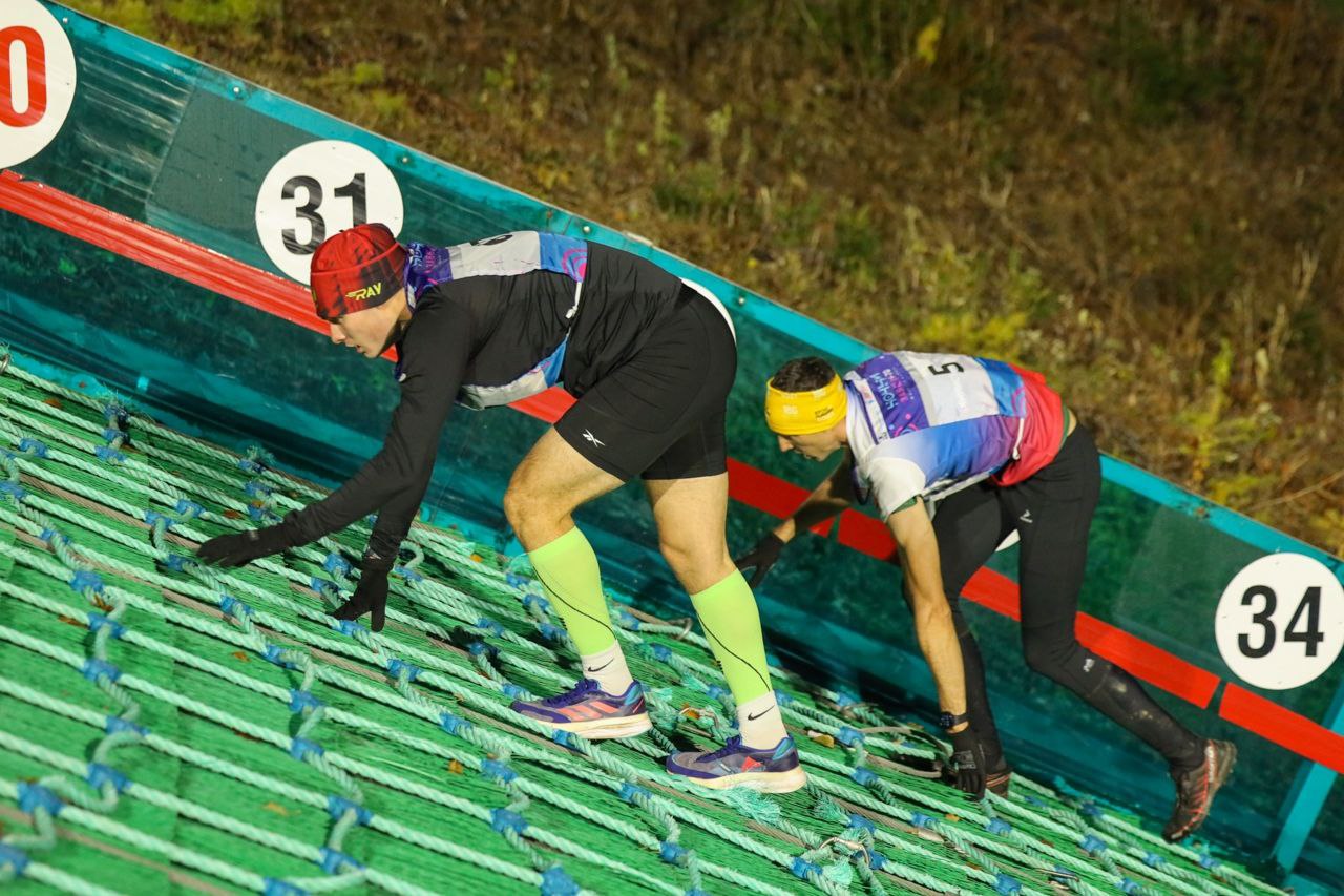 Более 150 сахалинцев испытали себя в ночном забеге на трамплин К-70 Более 150 сахалинцев испытали себя в ночном забеге на трамплин К-70