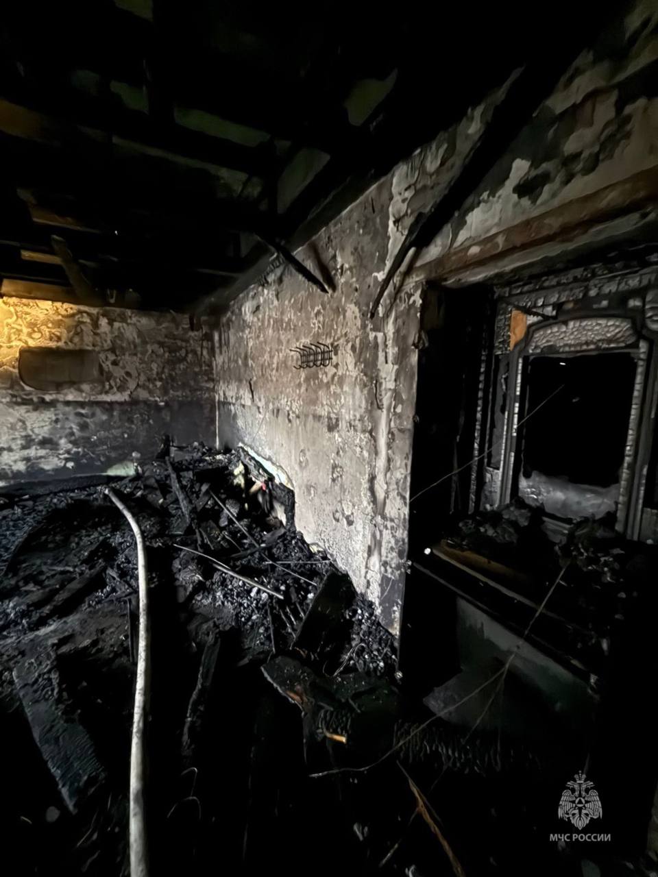 Огнеборцы МЧС России ликвидировали возгорание в Южно-Сахалинске: уточненная информация Огнеборцы МЧС России ликвидировали возгорание в Южно-Сахалинске: уточненная информация