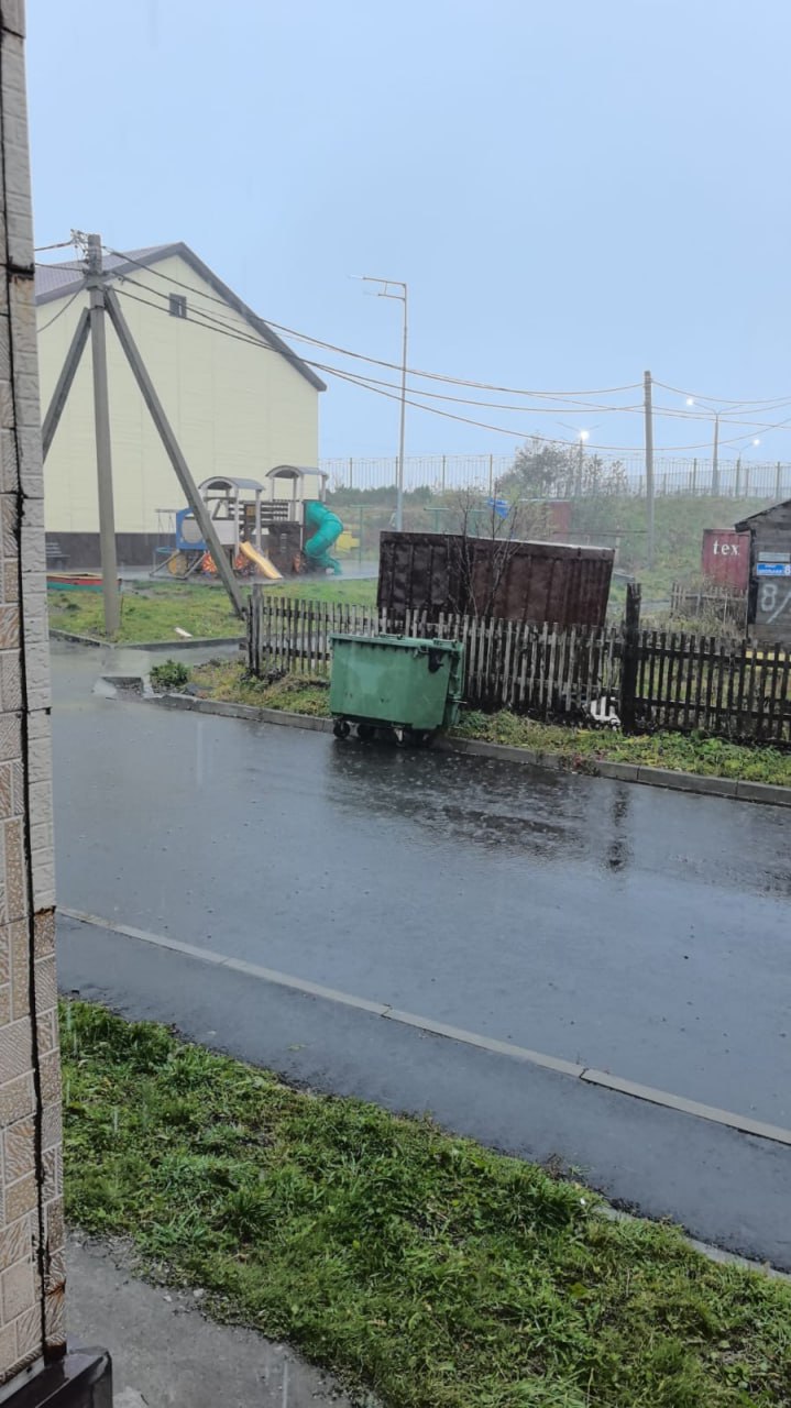 Сильный циклон разыгрался на Кунашире Сильный циклон разыгрался на Кунашире