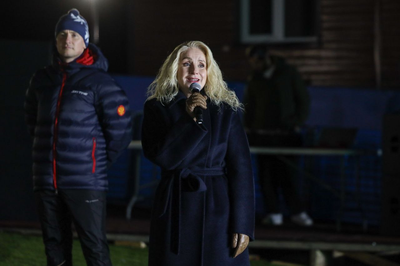 Более 150 сахалинцев испытали себя в ночном забеге на трамплин К-70 Более 150 сахалинцев испытали себя в ночном забеге на трамплин К-70