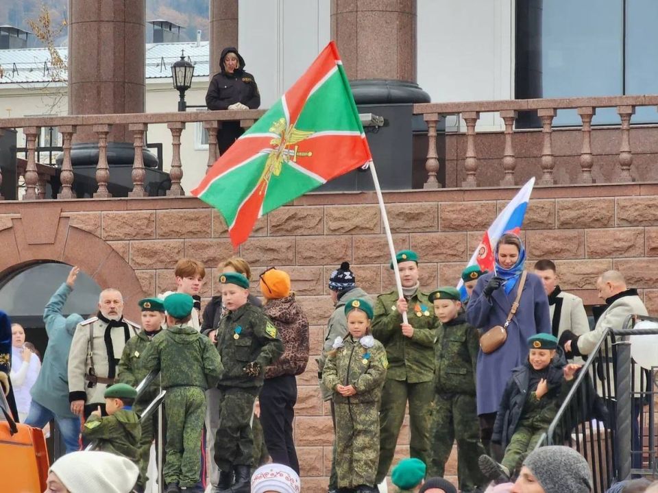 #ТОЛЬКОВМЕСТЕ. В День народного единства сотрудники сахалинской полиции приняли активное участие в праздничных мероприятиях, которые прошли на территории музейно-мемориального комплекса «Россия – моя история» #ТОЛЬКОВМЕСТЕ. В День народного единства сотрудники сахалинской полиции приняли активное участие в праздничных мероприятиях, которые прошли на территории музейно-мемориального комплекса «Россия – моя история»