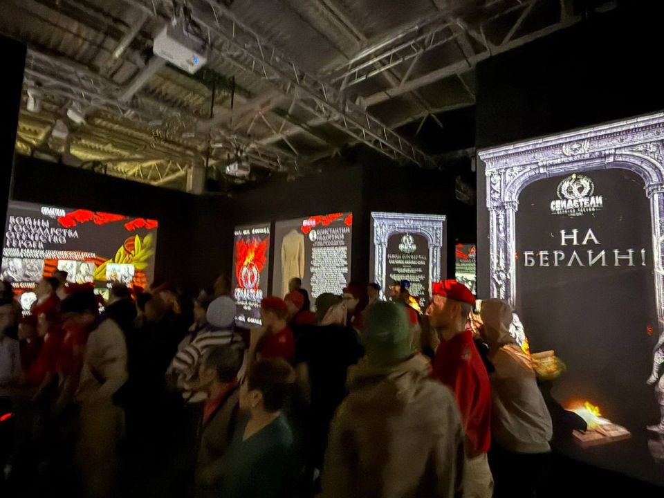 Рассмотреть парадный мундир Иосифа Сталина, который был пошит для участия в Параде Победы 24 июня 1945 года, смогут посетители выставки «Свидетели Великой Победы» Рассмотреть парадный мундир Иосифа Сталина, который был пошит для участия в Параде Победы 24 июня 1945 года, смогут посетители выставки «Свидетели Великой Победы»