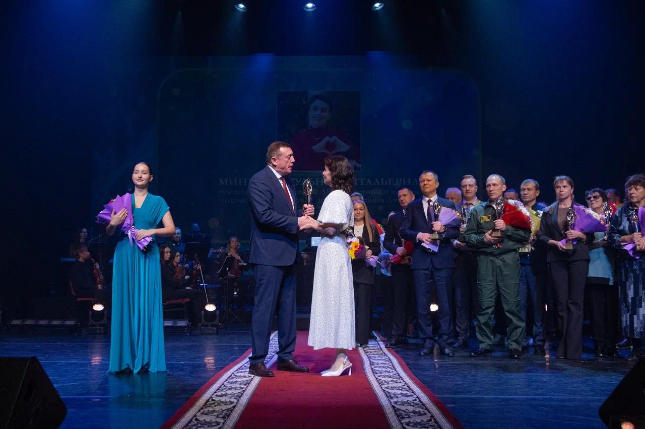 Губернатор вручил награды победителям конкурса "Сахалинский маяк" Губернатор вручил награды победителям конкурса "Сахалинский маяк"