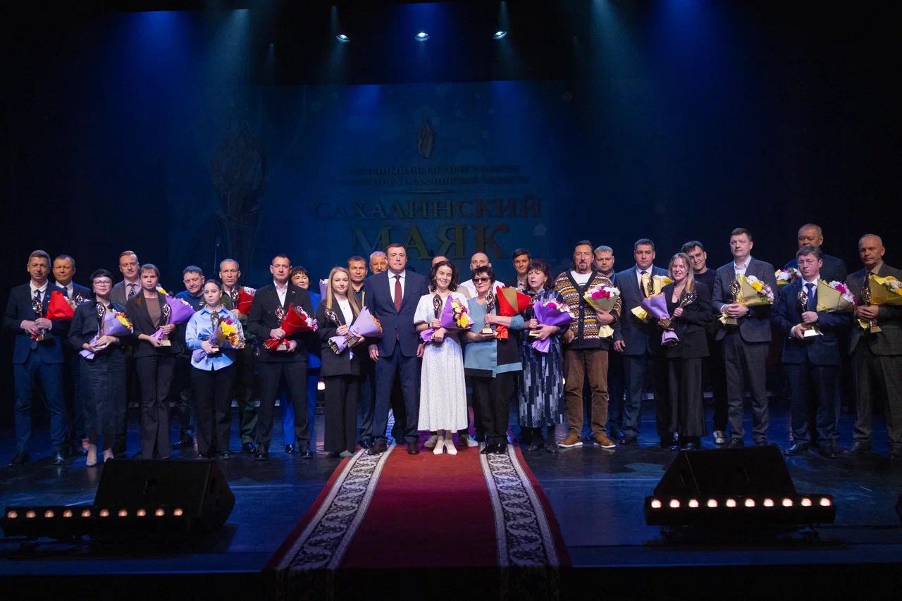 Губернатор вручил награды победителям конкурса "Сахалинский маяк" Губернатор вручил награды победителям конкурса "Сахалинский маяк"